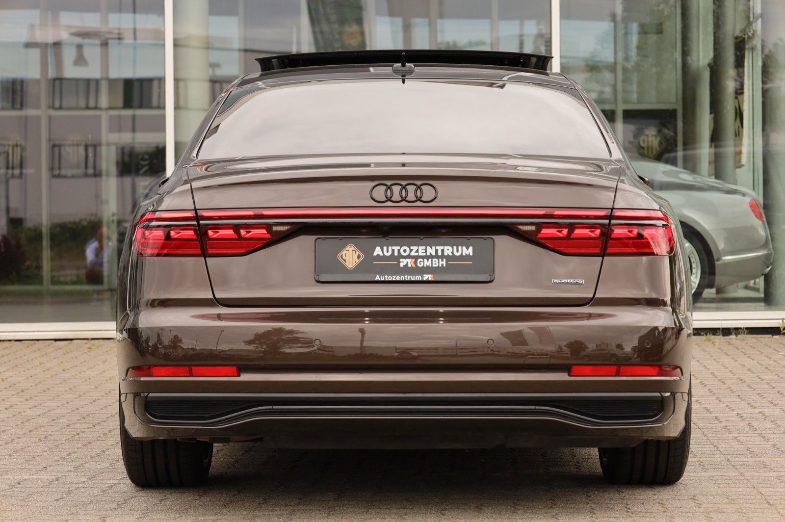 Audi A8 50 TDI Lang Exclusive - Samsaru's Car Outlet