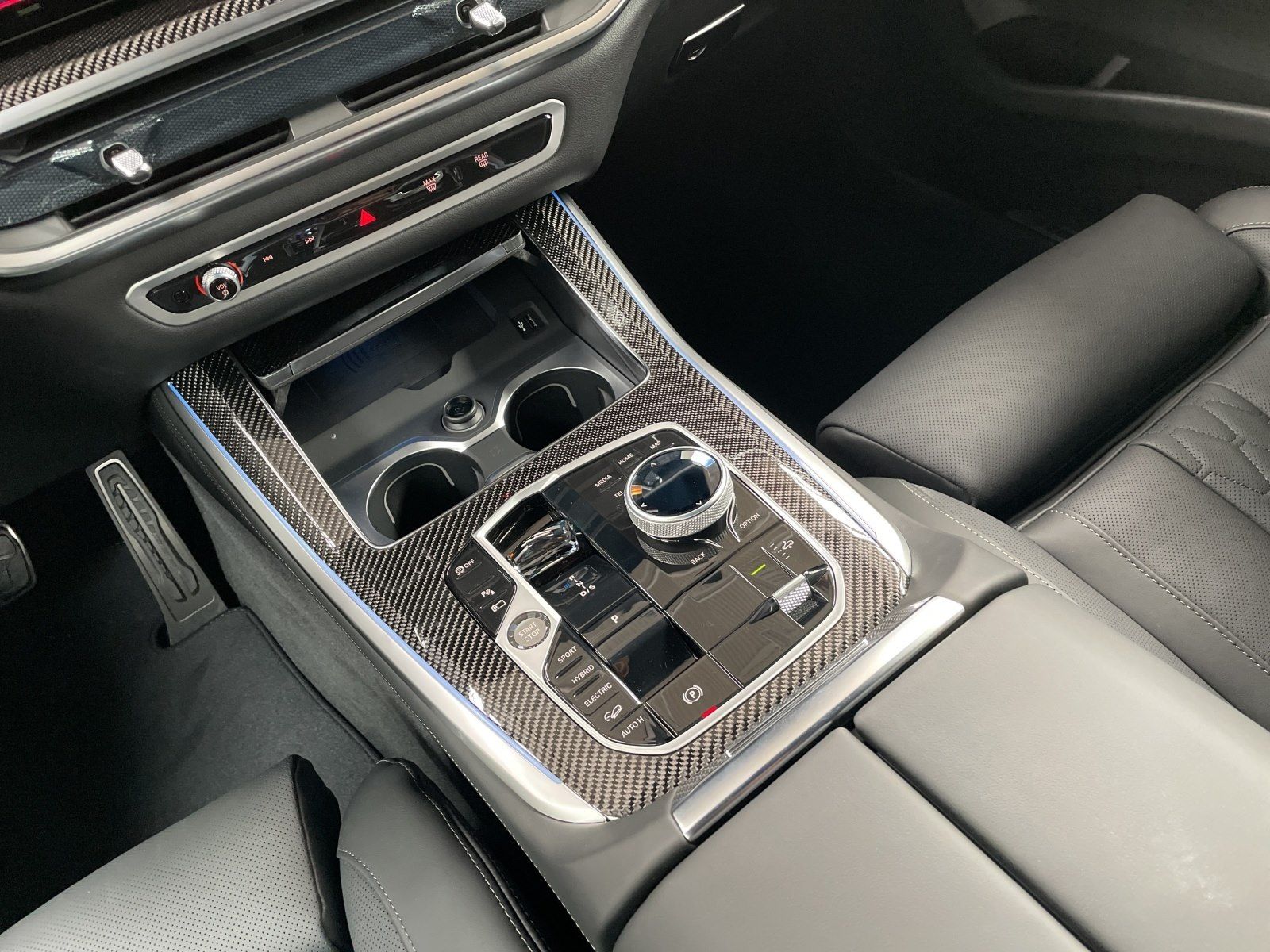 BMW X5 xDrive50e M Sport Pro|AHK|SkyLounge|H/K