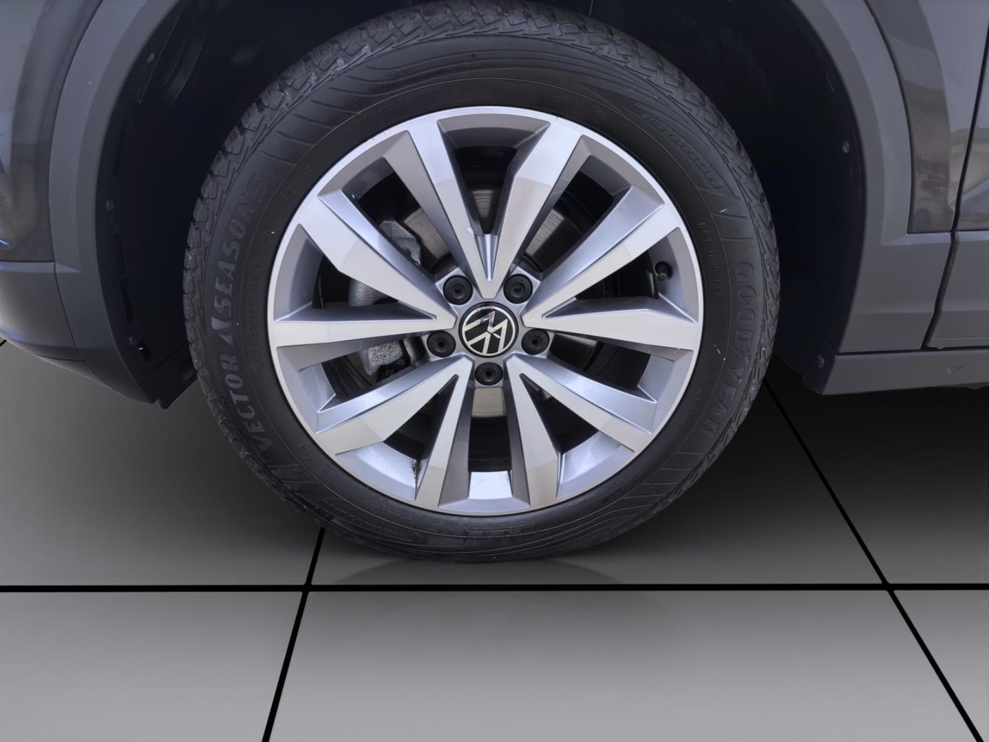 Volkswagen T-Roc 1.0 TSI STYLE - Samsaru's Car Outlet