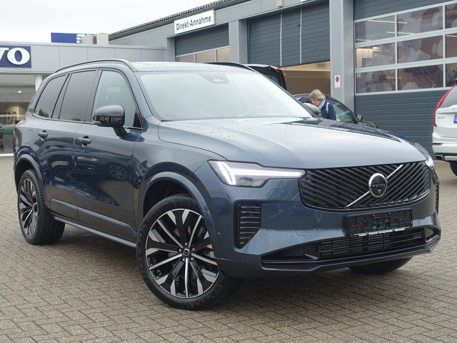 Volvo XC90 Plus Dark T8 AWD Plug-in Hybrid//B&W/AHK