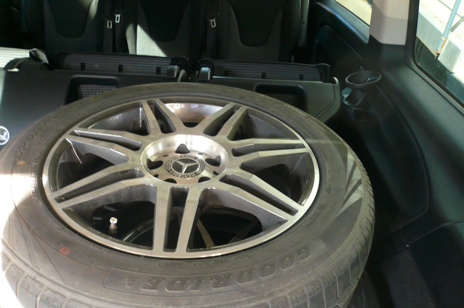 Mercedes-Benz V 220 d RISE - Samsaru's Car Outlet
