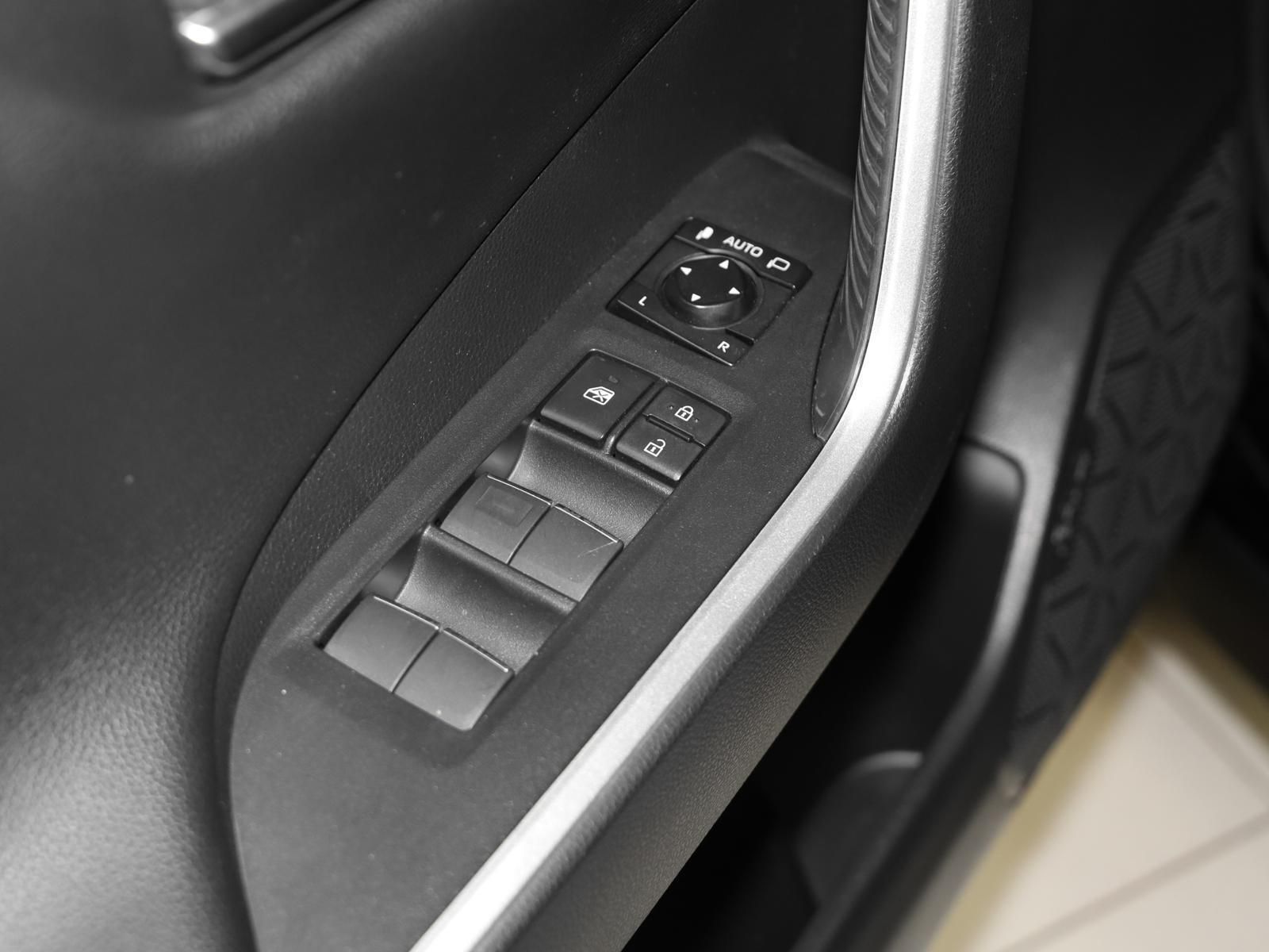 Toyota RAV 4 2.5 Hybrid 4x4 BLACK EDITION *CARPLAY*360°