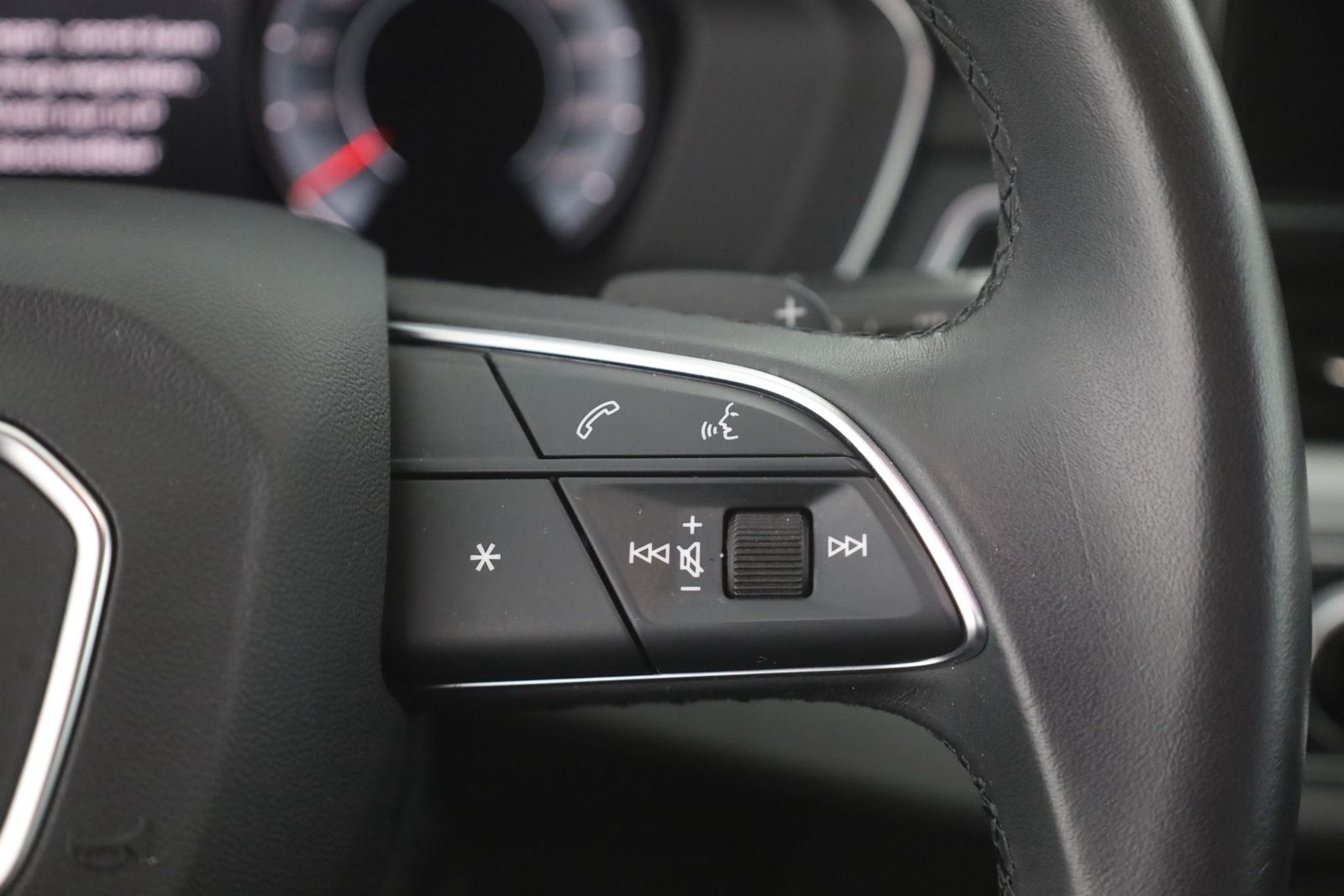 Audi A4 40 TDI Avant S-tronic - Samsaru's Car Outlet