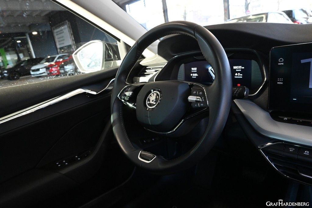 Skoda Octavia Combi 1.4 TSI iV Style iV - Samsaru's Car Outlet