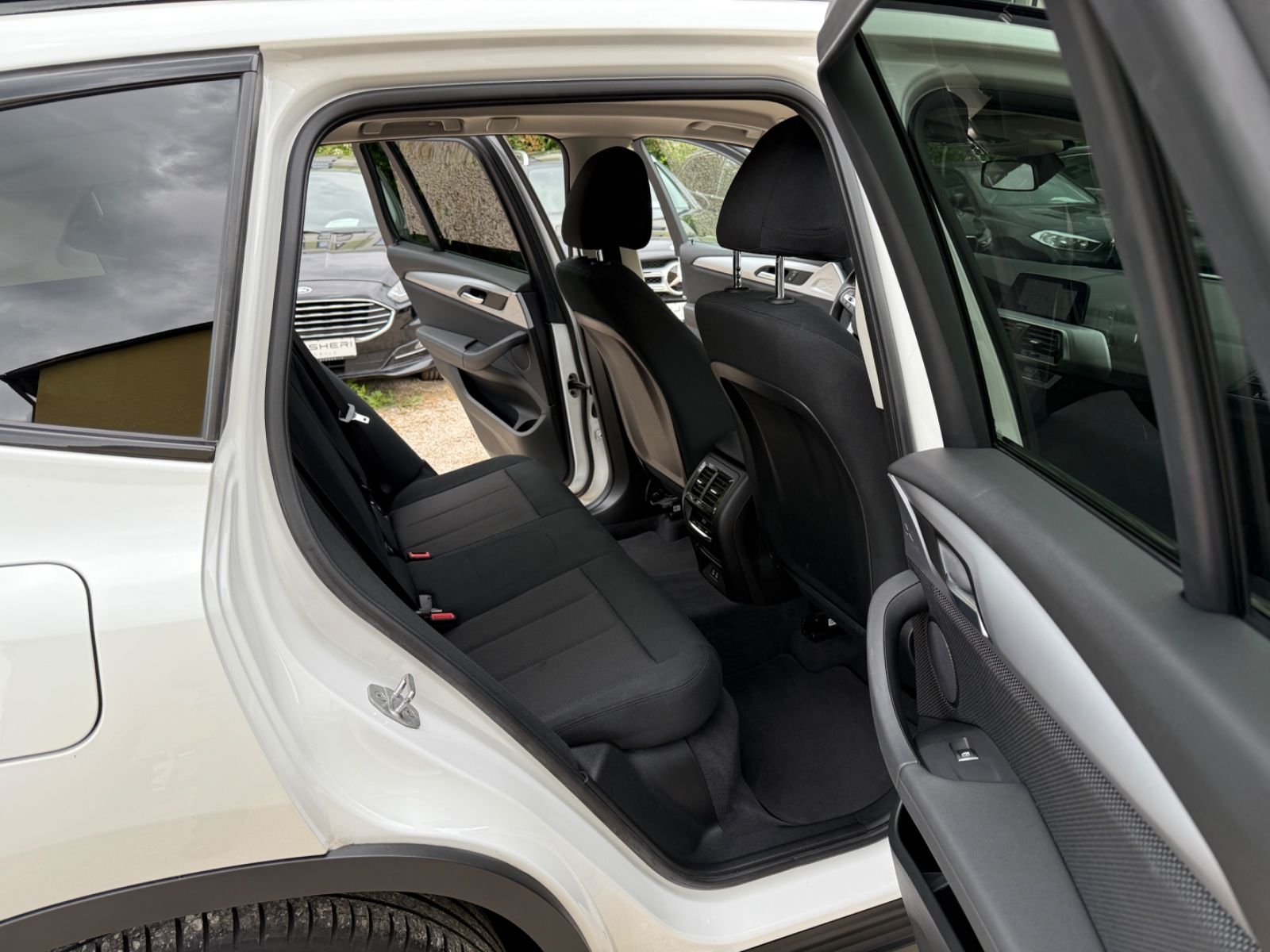 BMW X3 xDrive20d Shadow Line - Samsaru's Car Outlet