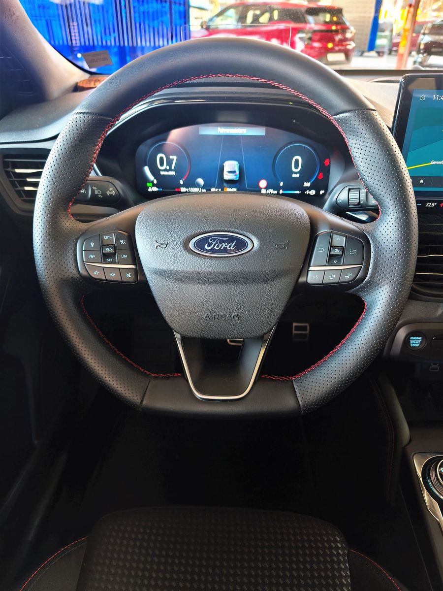 Ford Focus Turnier 1.5 E.Blue Aut. ST-Line X Pano,B&O