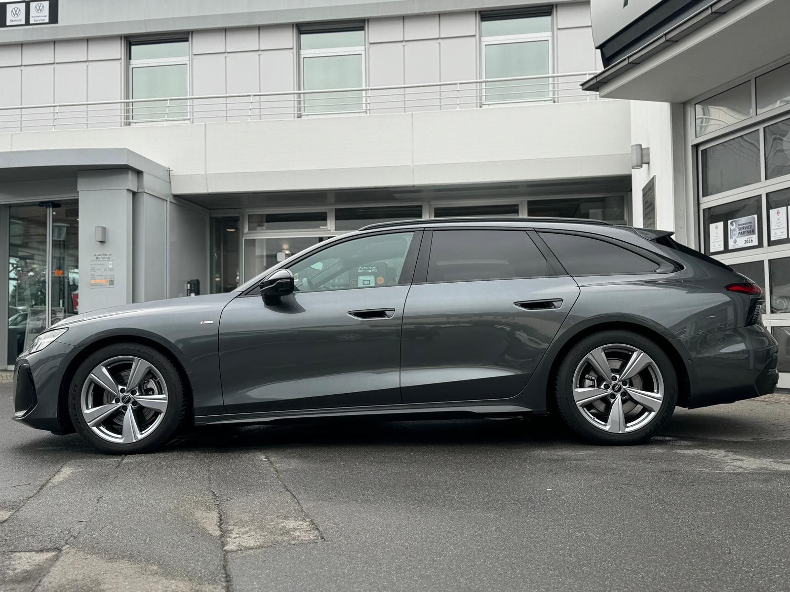 Audi A6 AVANT 2.0TDI 2x S LINE PANO 2xDISPLAY LEDER