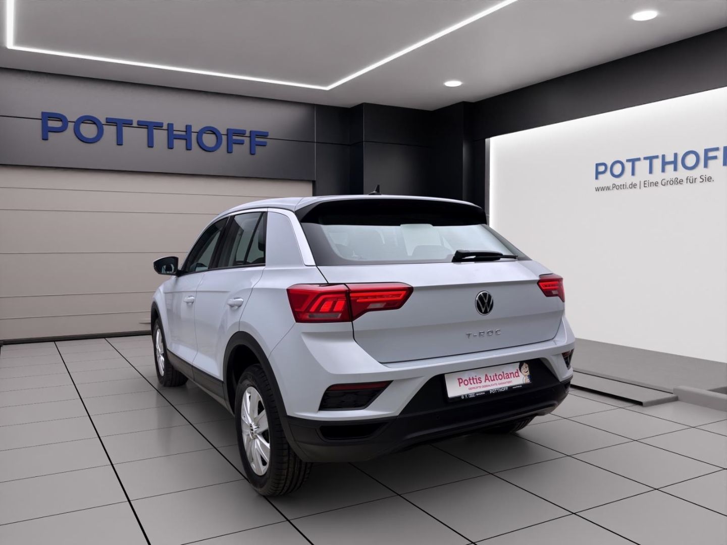 Volkswagen T-Roc 1.0 TSI - Samsaru's Car Outlet