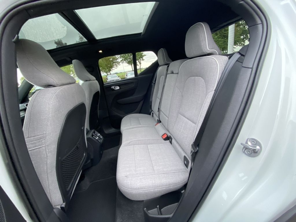 Volvo XC40 Ultimate Recharge Pure Electric AWD P8 Twin