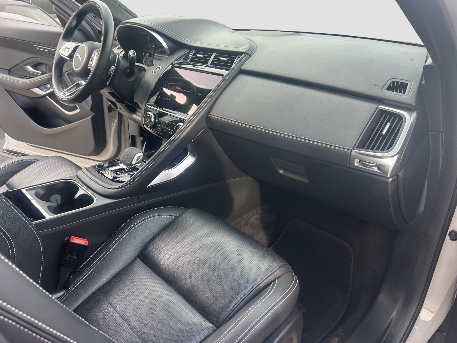 Jaguar E-PACE D200 R-Dynamic LED*ACC*KEYLESS*PANO*WinP*