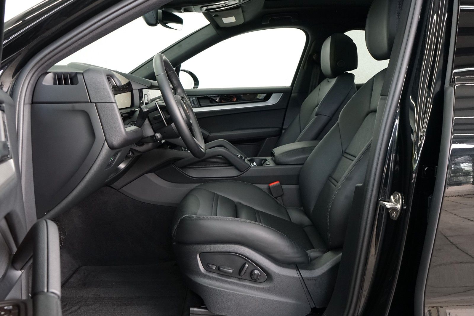 Porsche Cayenne Coupe E-Hybrid/P-Display/AHK/BOSE/14W/AC