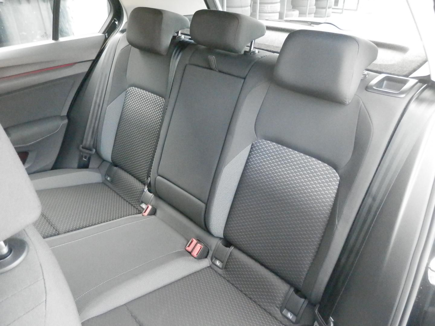 Volkswagen Golf Life - Samsaru's Car Outlet