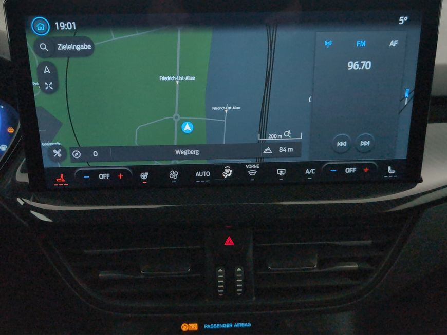 Ford Focus Turnier 1.5  Aut. ST-LINE X AHK+LED+NAVI+S