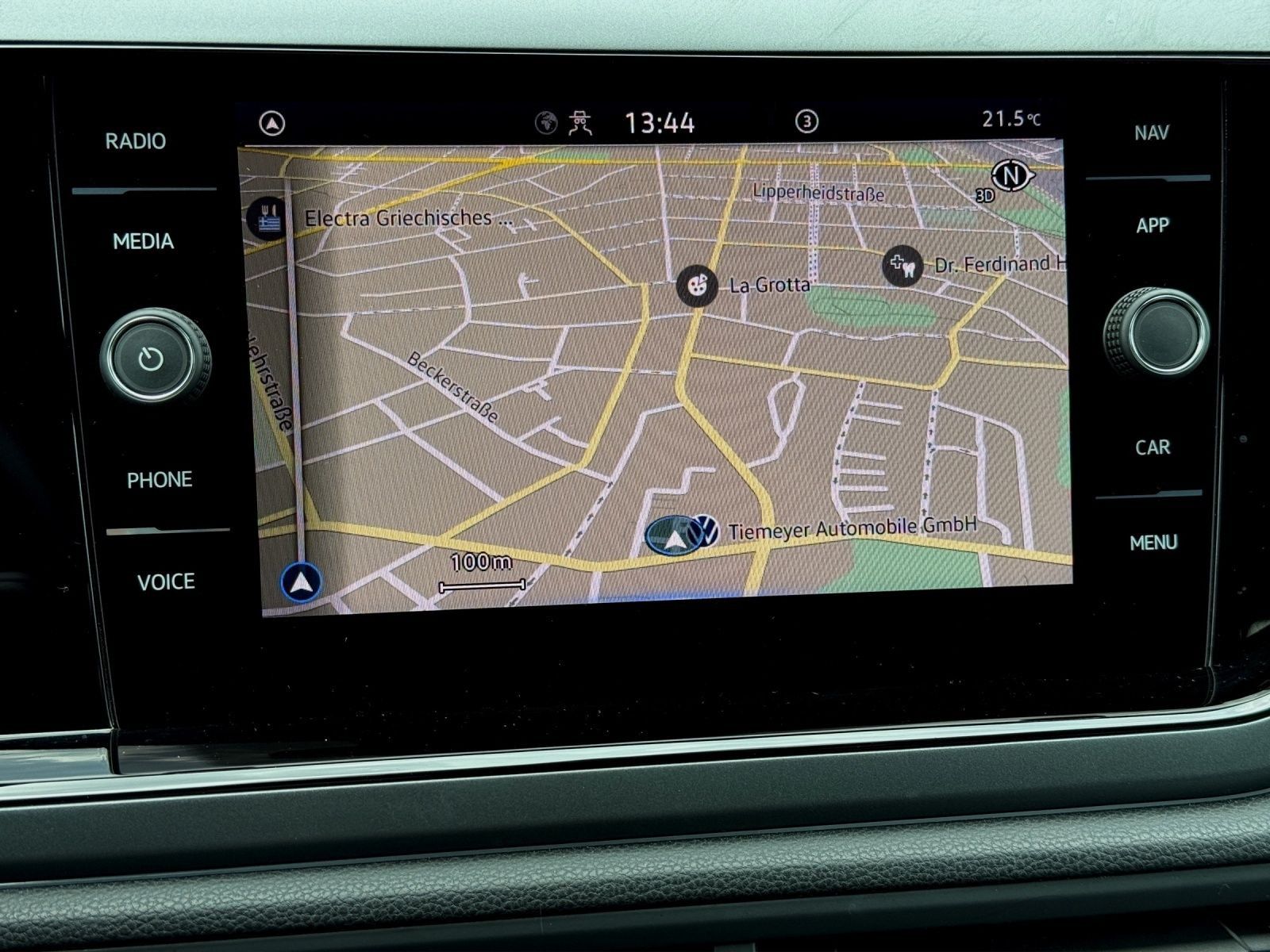 Volkswagen Taigo 1.0 TSI DSG R-LINE BLACK - Samsaru's Car Outlet
