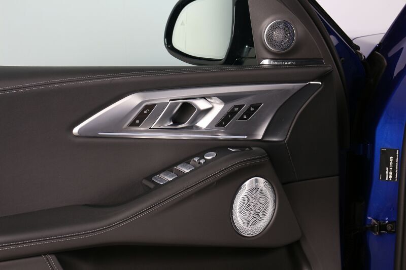 BMW XM 50e NP 152539.- AHK Massage ACC Park+ B&W HuD