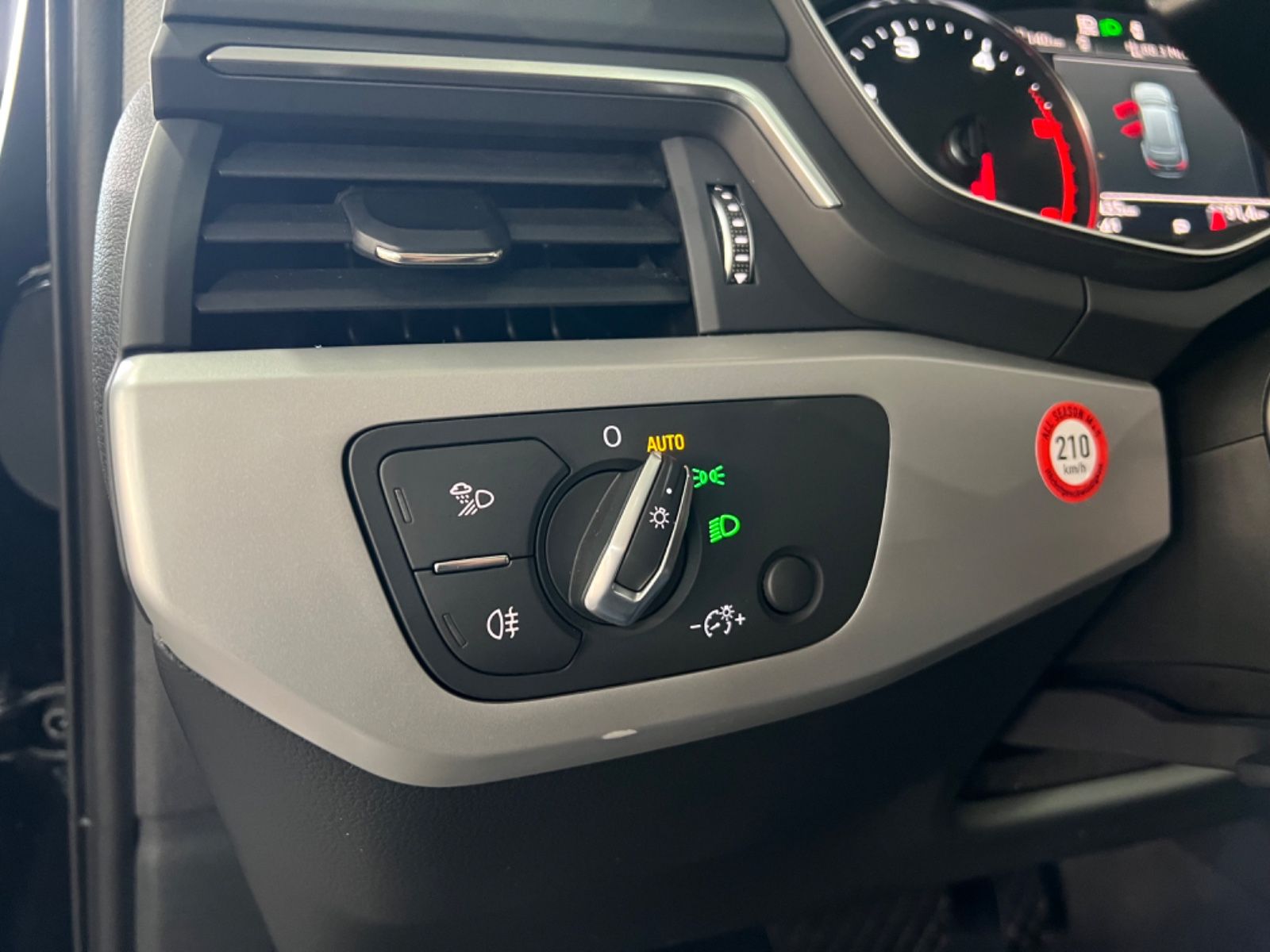 Audi A4 Avant 35 TDI S line - Samsaru's Car Outlet