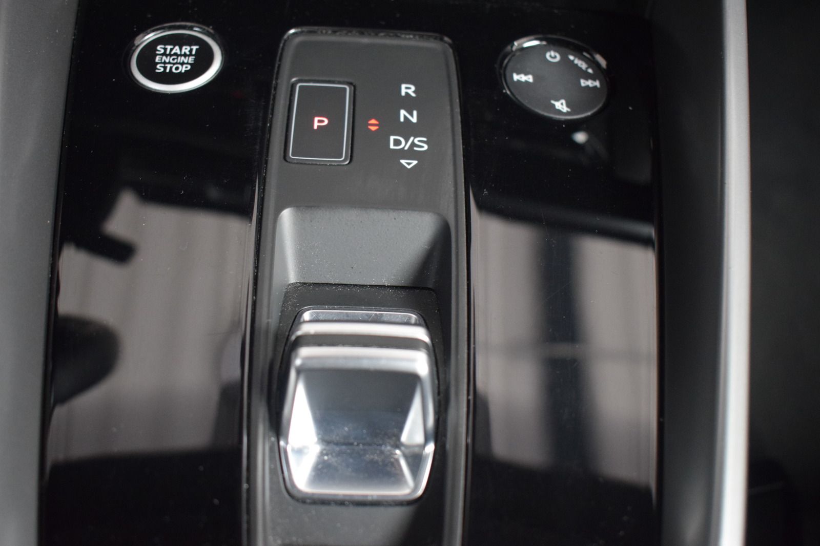 Audi A3 Sportback 30 TDI advanced Automatik/AHK