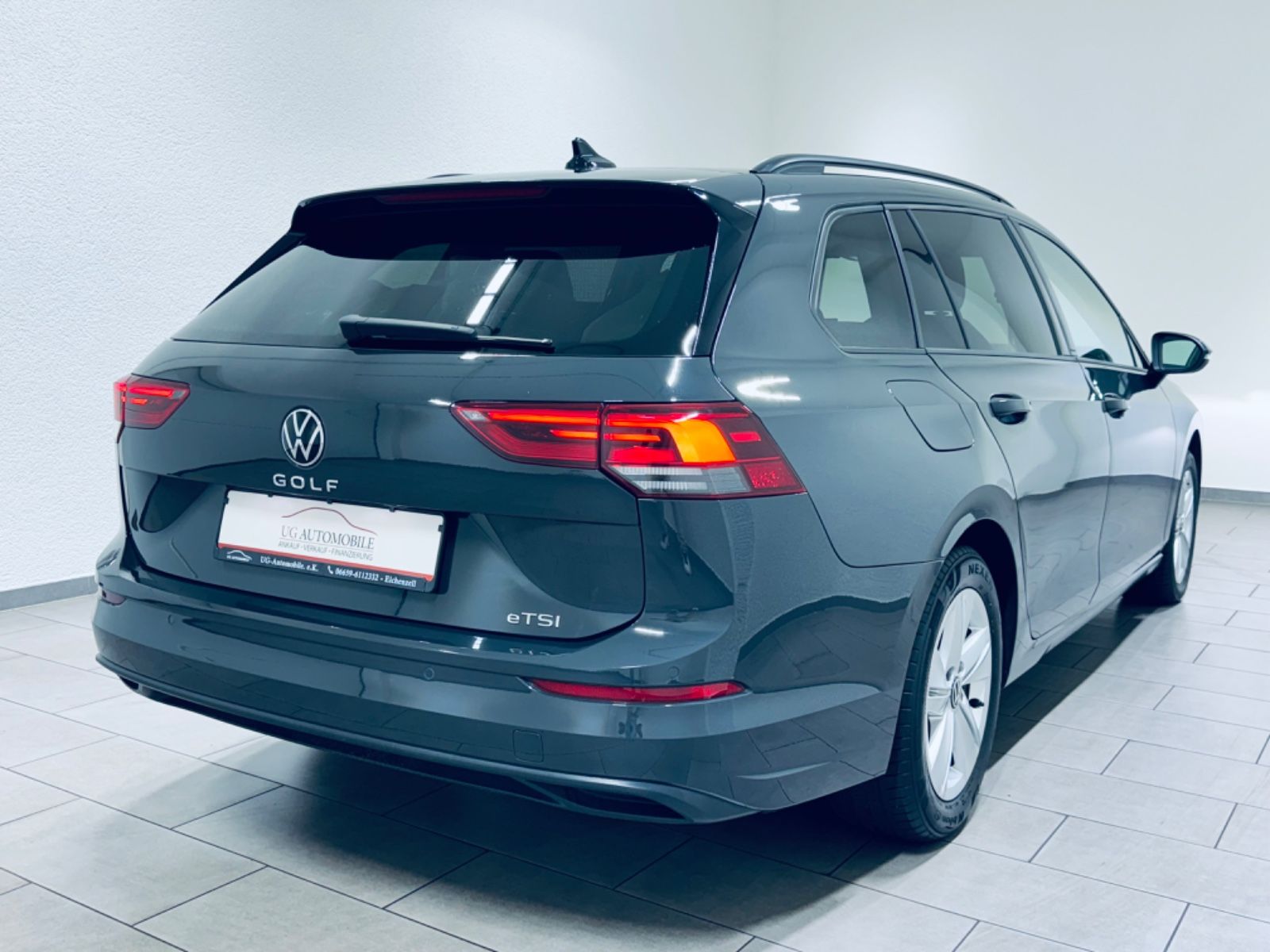 Volkswagen Golf VIII Var Life 1.5 eTSI - Samsaru's Car Outlet