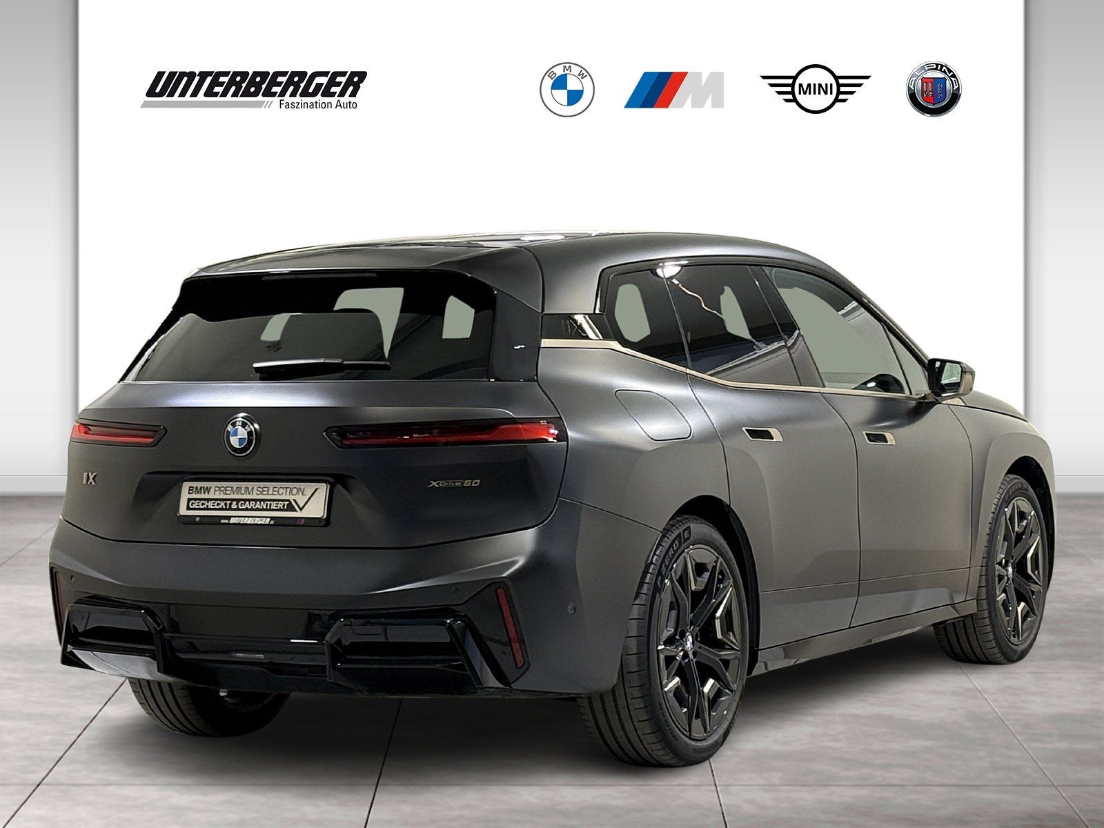 BMW iX xDrive60 M Sportpaket AHK Luftfeder B&W ACC