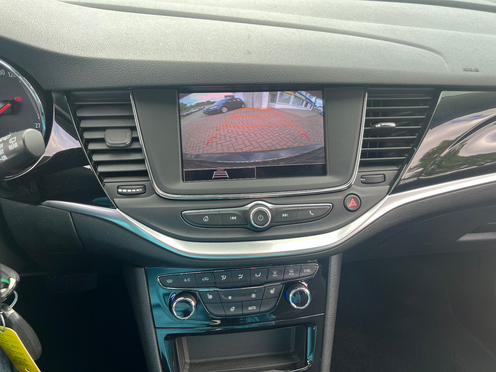 Opel Astra K Sports Tourer Elegance - Samsaru's Car Outlet