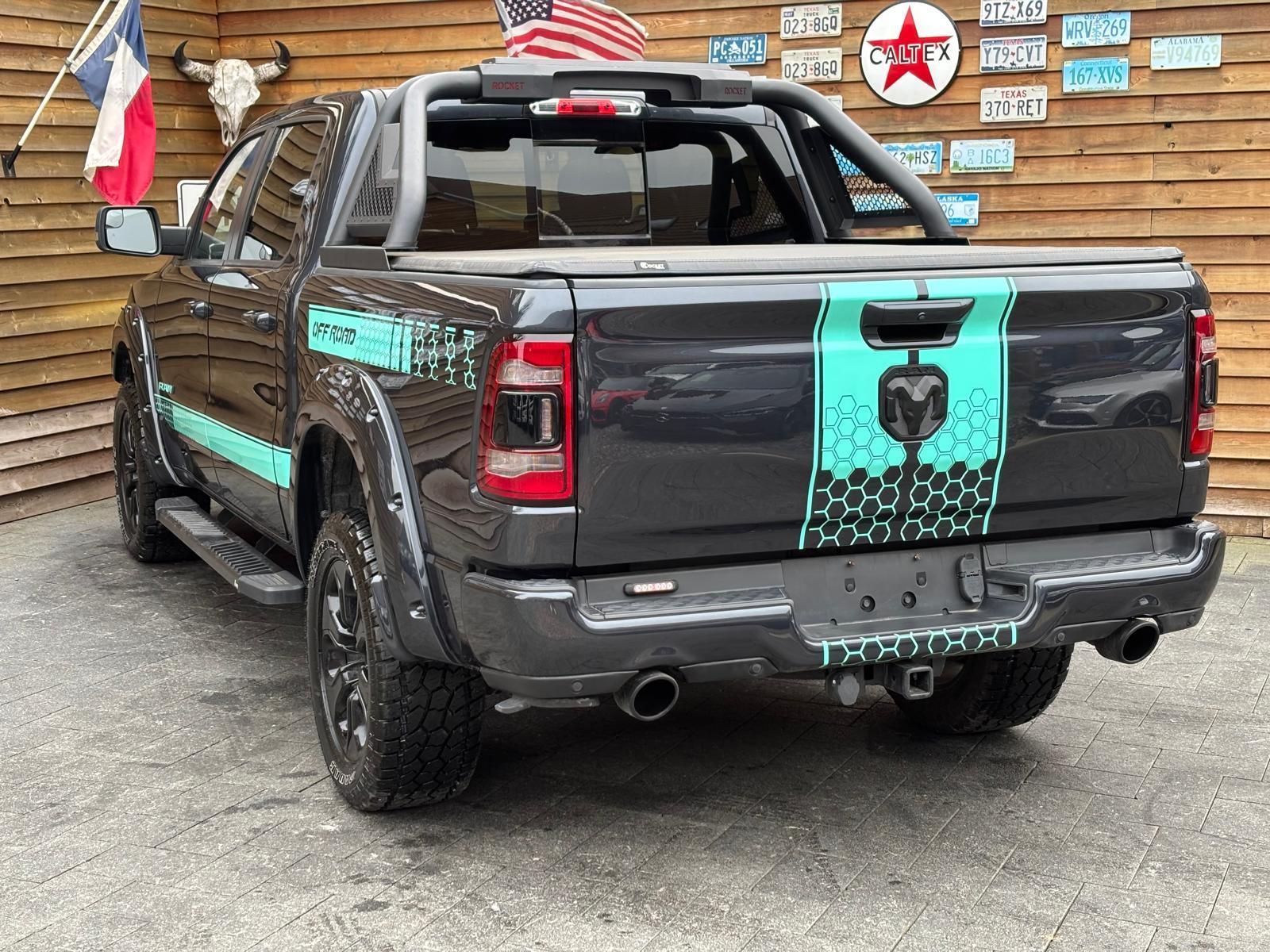 Dodge RAM 1500 Laramie 5.7L PANO 4x4 AHK