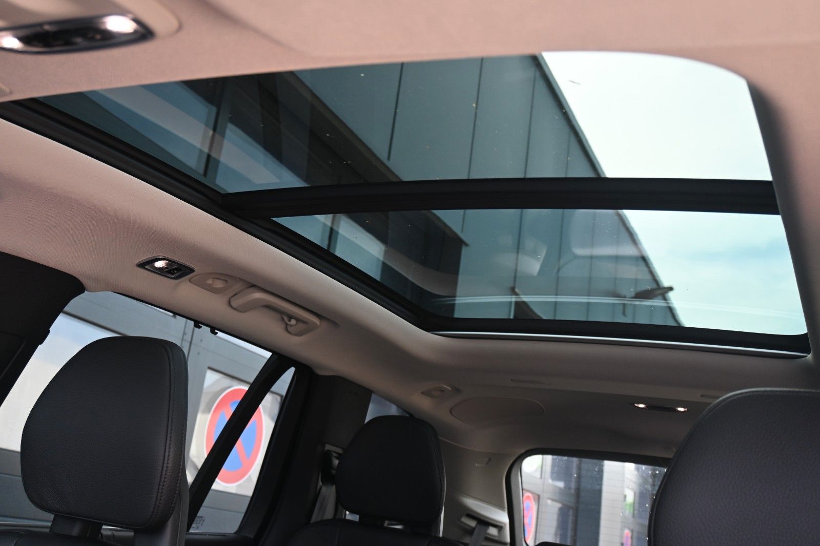Volvo XC90 T8 Inscription - Samsaru's Car Outlet