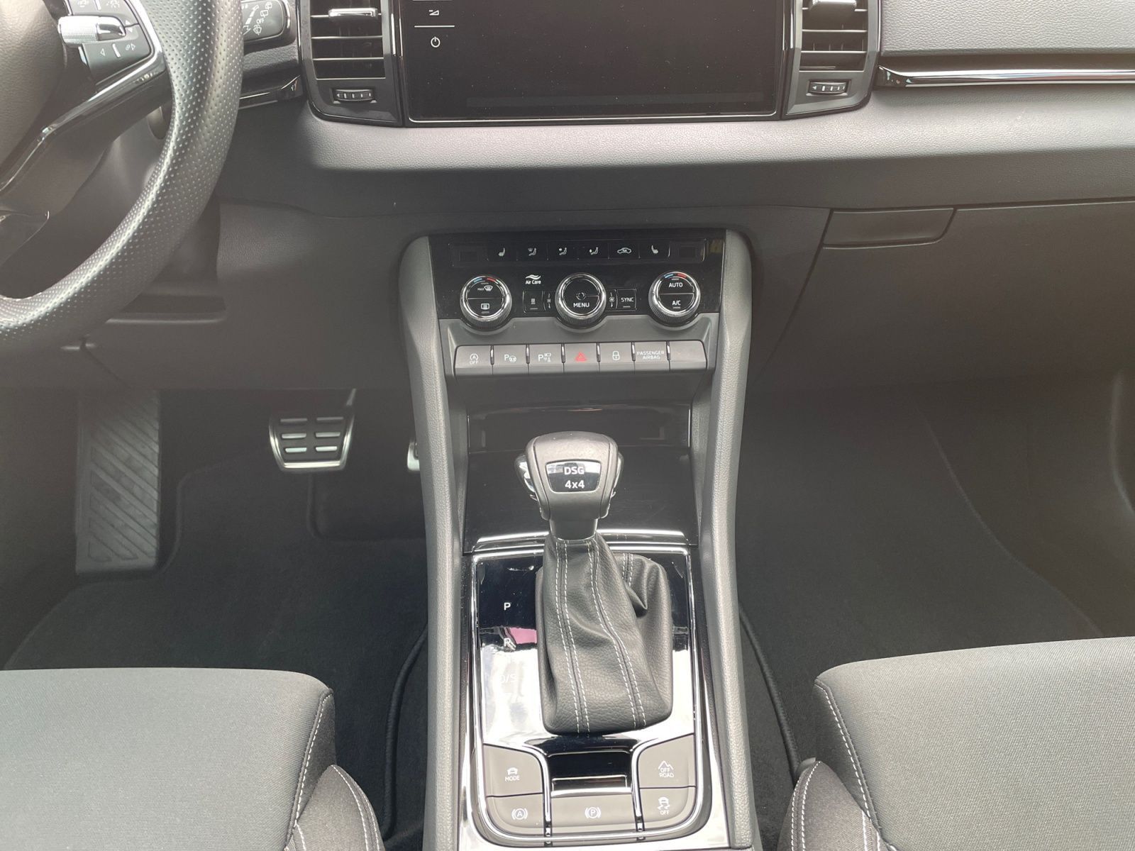 Skoda Karoq 2.0 TSI 4x4 DSG Sportline AHK/Standhzg./Si