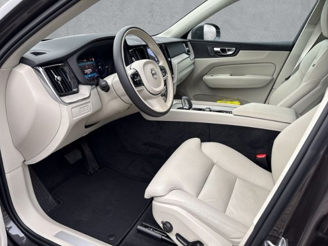 Volvo XC60 Inscription T6 AWD 19''LM Pano eStandhz AHK