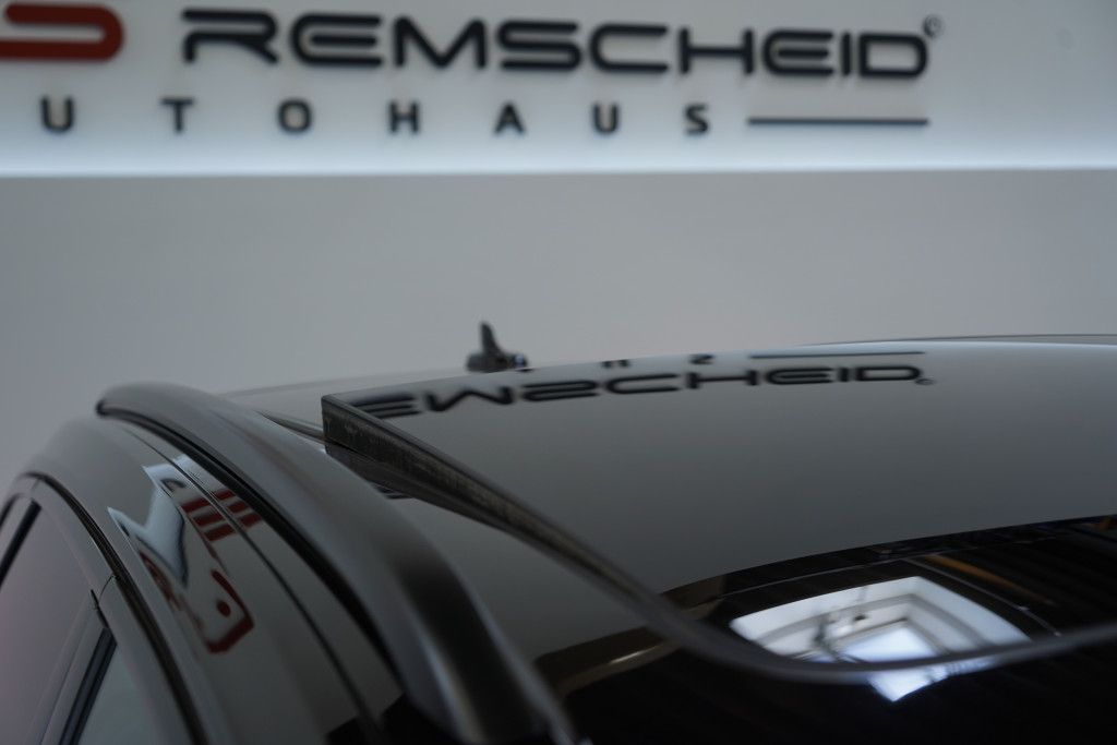Volkswagen Touareg 4.0 TDI DSG 4M R line - Samsaru's Car Outlet