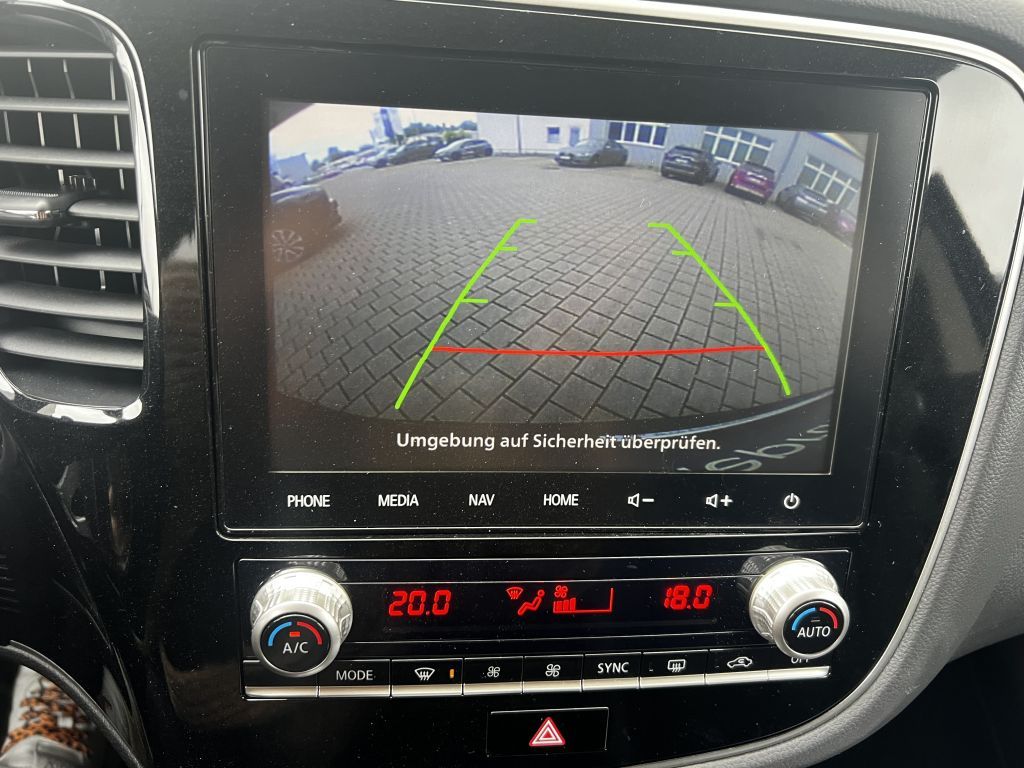 Mitsubishi Outlander 2.4 4WD Plug-In Hybrid Top