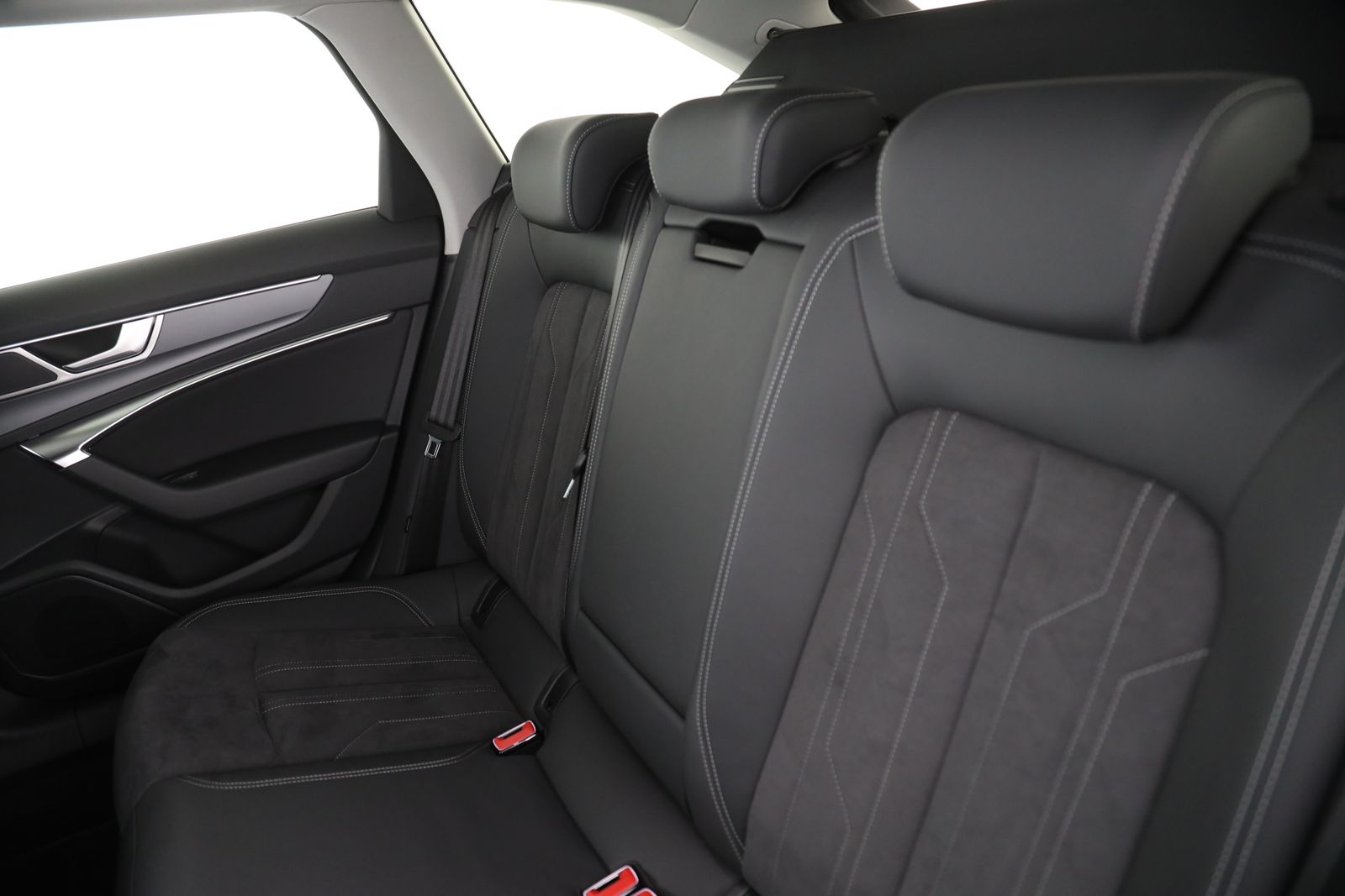 Audi A6 Avant 45 TFSI quattro S tronic S line 8-fach