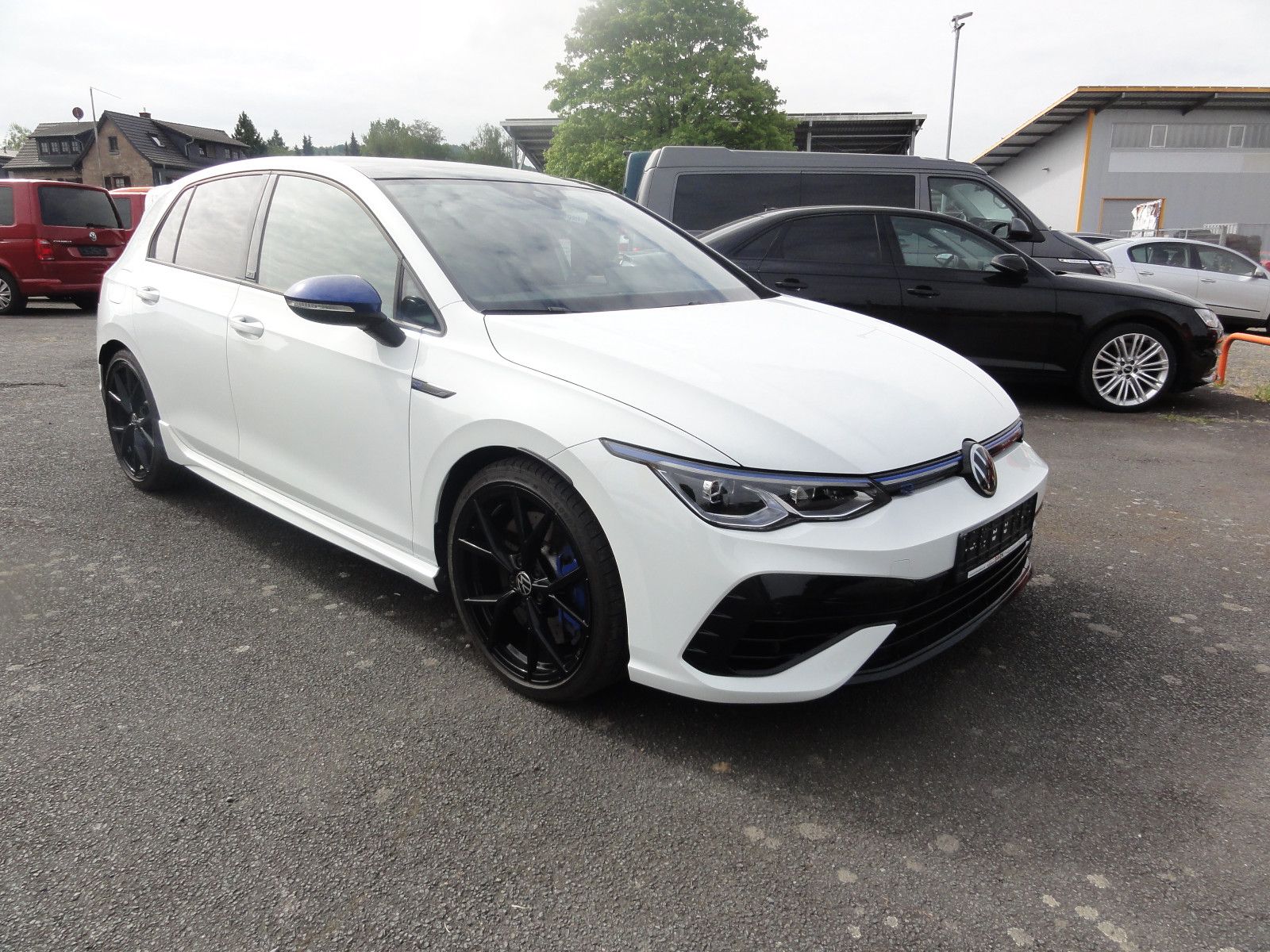 Volkswagen Golf VIII Lim. R 20 Years 4Motion - Samsaru's Car Outlet