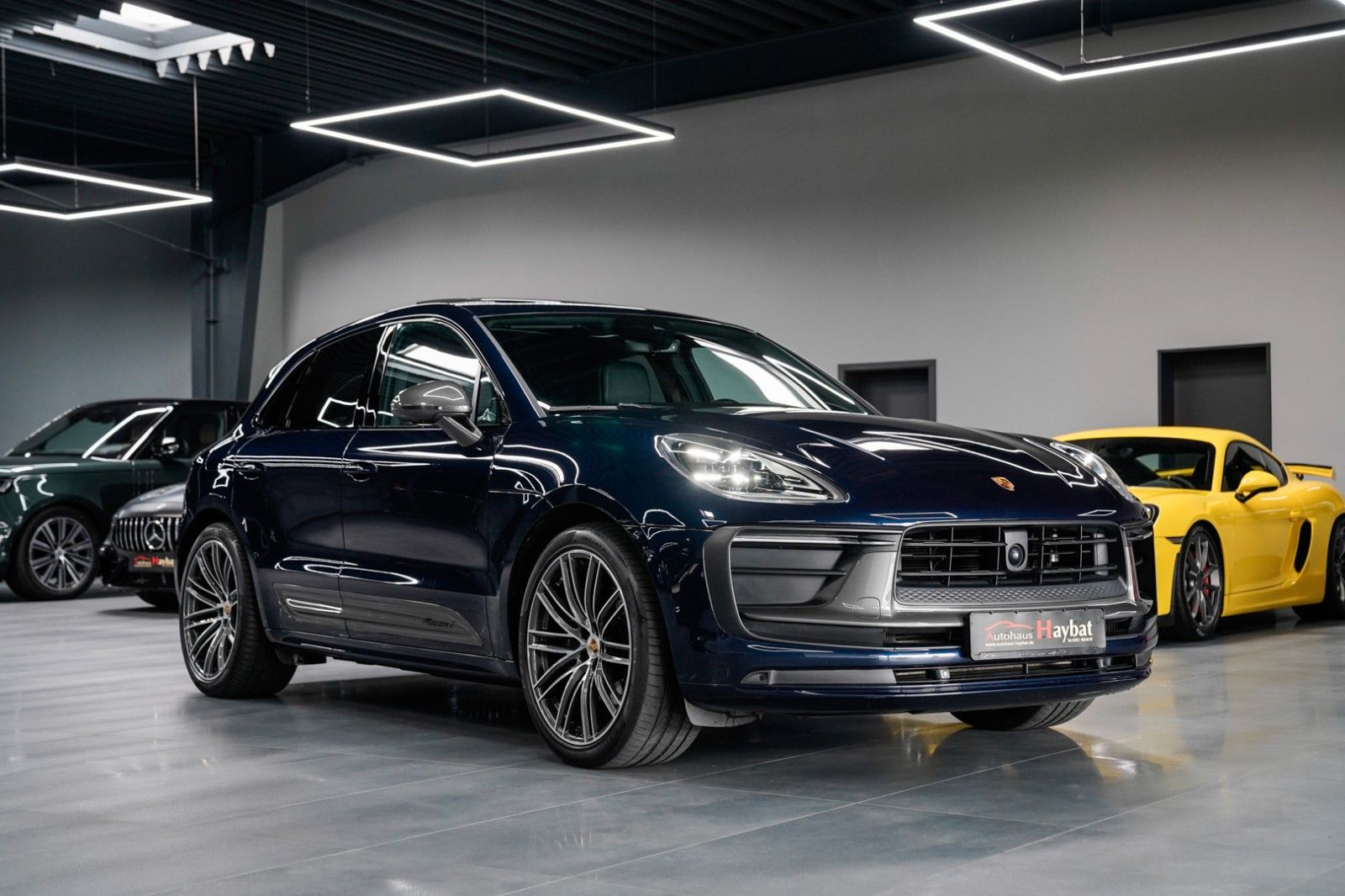 Porsche Macan T - Samsaru's Car Outlet