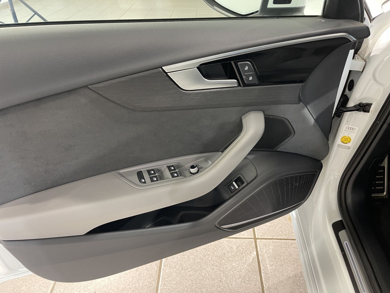 Audi A4 Avant Advanced 50 TDI quattro - Samsaru's Car Outlet