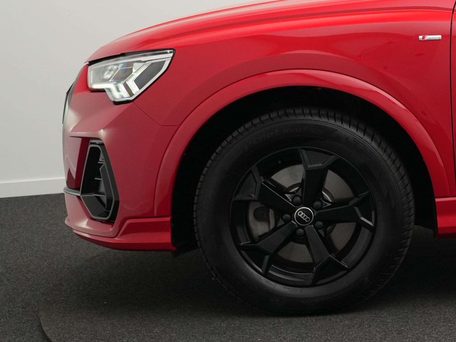 Audi Q3 S line 40 TFSI quattro S tr. *AHK*StdHZ*19''*