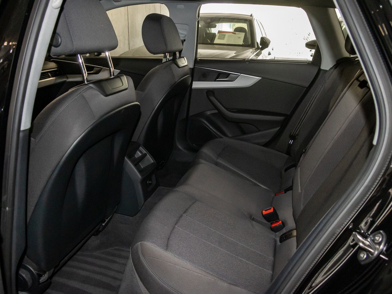 Audi A4 Avant 35 TDI - Samsaru's Car Outlet