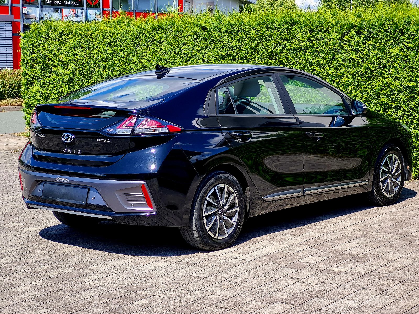 Hyundai IONIQ Elektro - Samsaru's Car Outlet