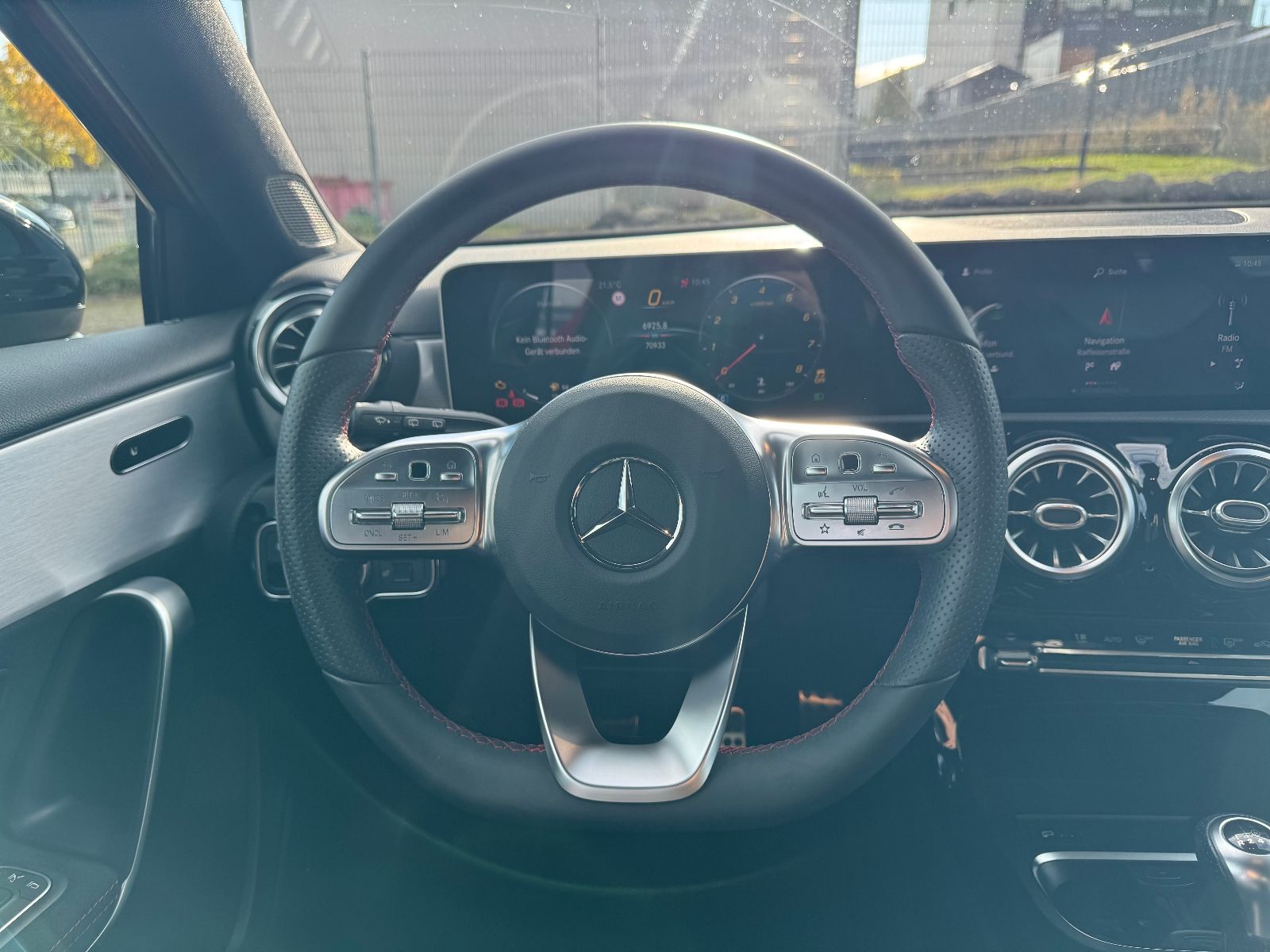 Mercedes-Benz A -Klasse 200 AMG-Line - Samsaru's Car Outlet