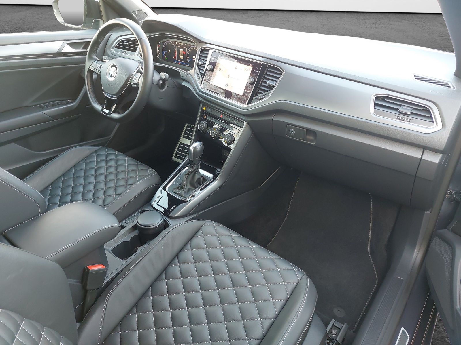 Volkswagen T-Roc R-Line Black - Samsaru's Car Outlet