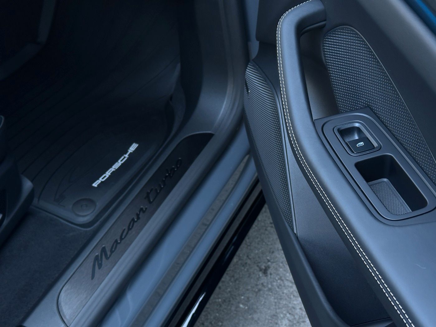 Porsche Macan Turbo - Samsaru's Car Outlet