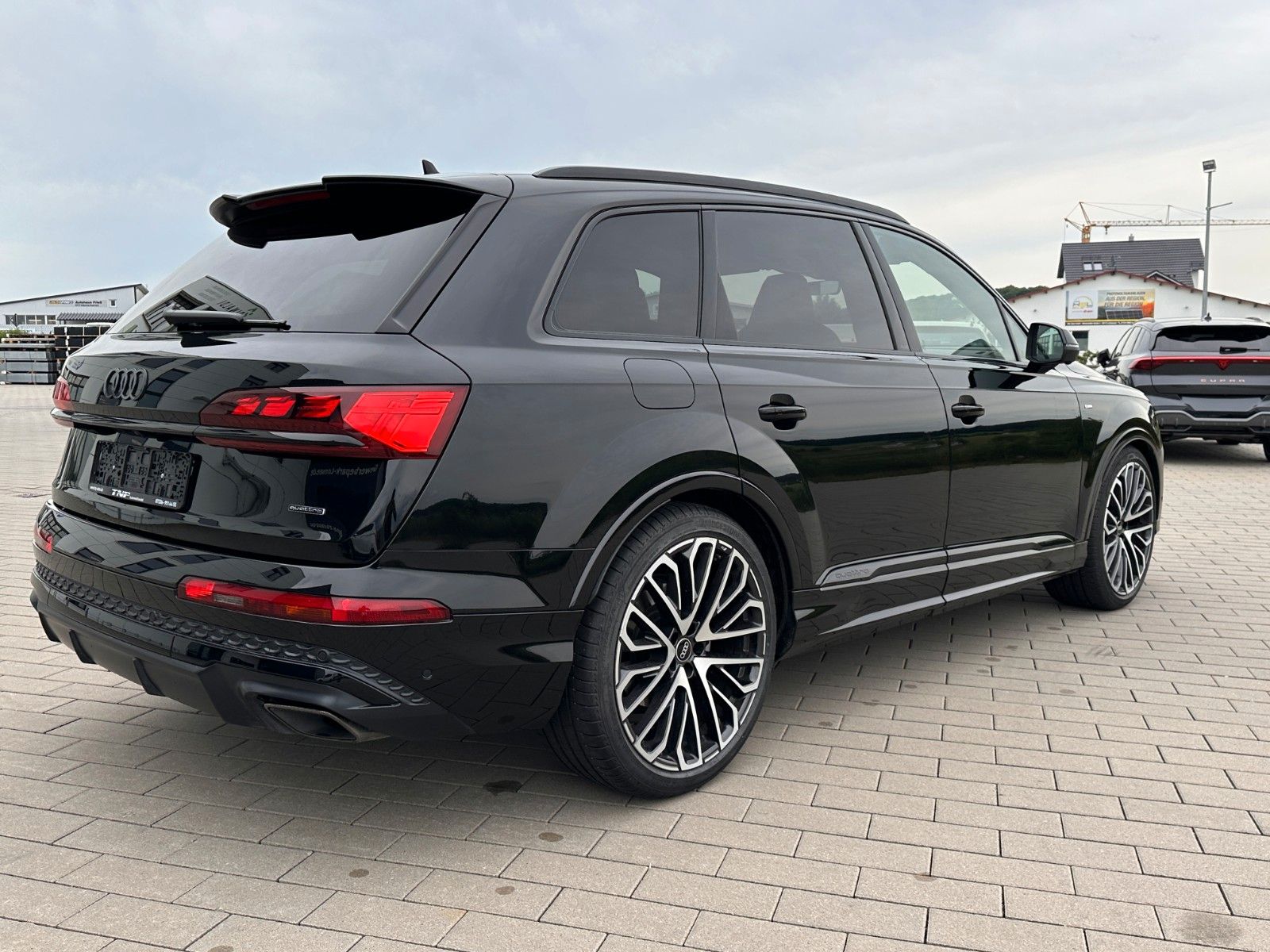Audi Q7 50 TDI S line +AHK+STANDHEIZUNG+PANO+B&O