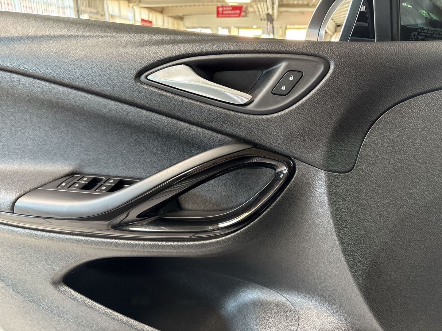 Opel Astra Elegance - Samsaru's Car Outlet