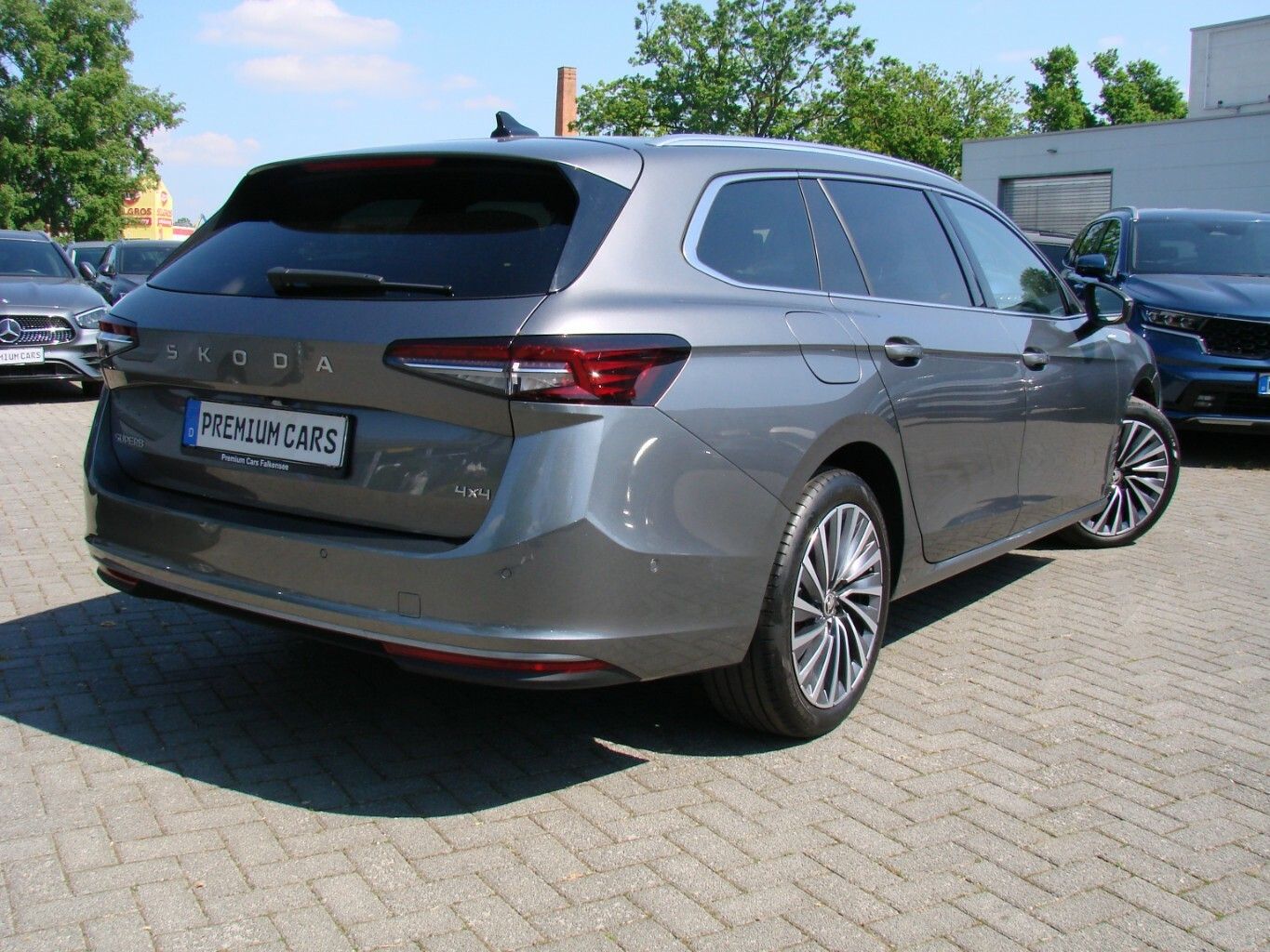 Skoda Superb 2.0TDi L&K 4x4 ACC LED AHK H&K 360º