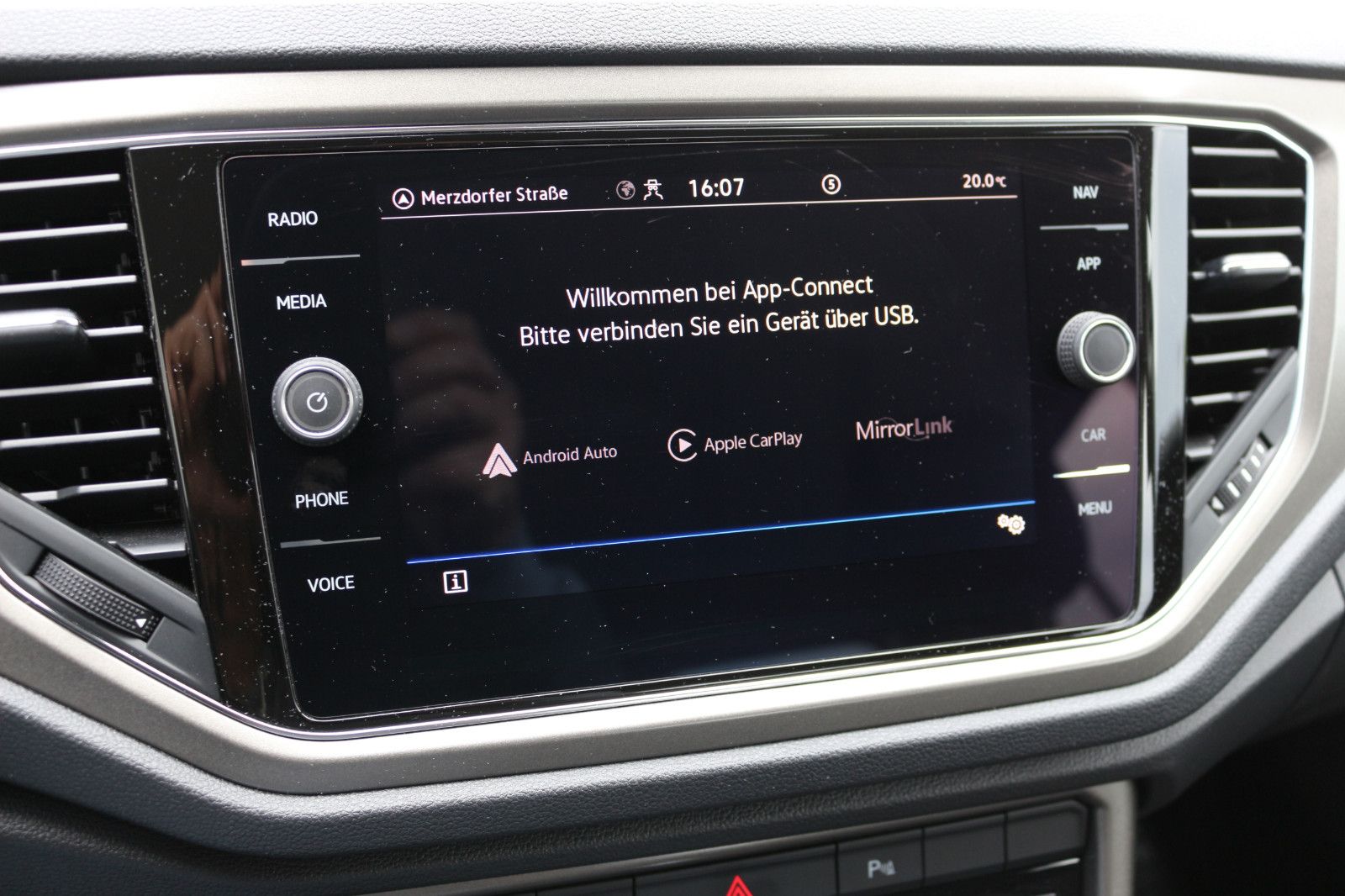 Volkswagen T-Roc Style - Samsaru's Car Outlet