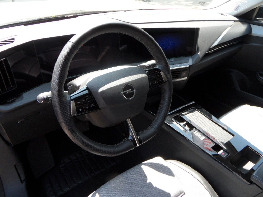 Opel Astra 1.2 Turbo Edition - Samsaru's Car Outlet