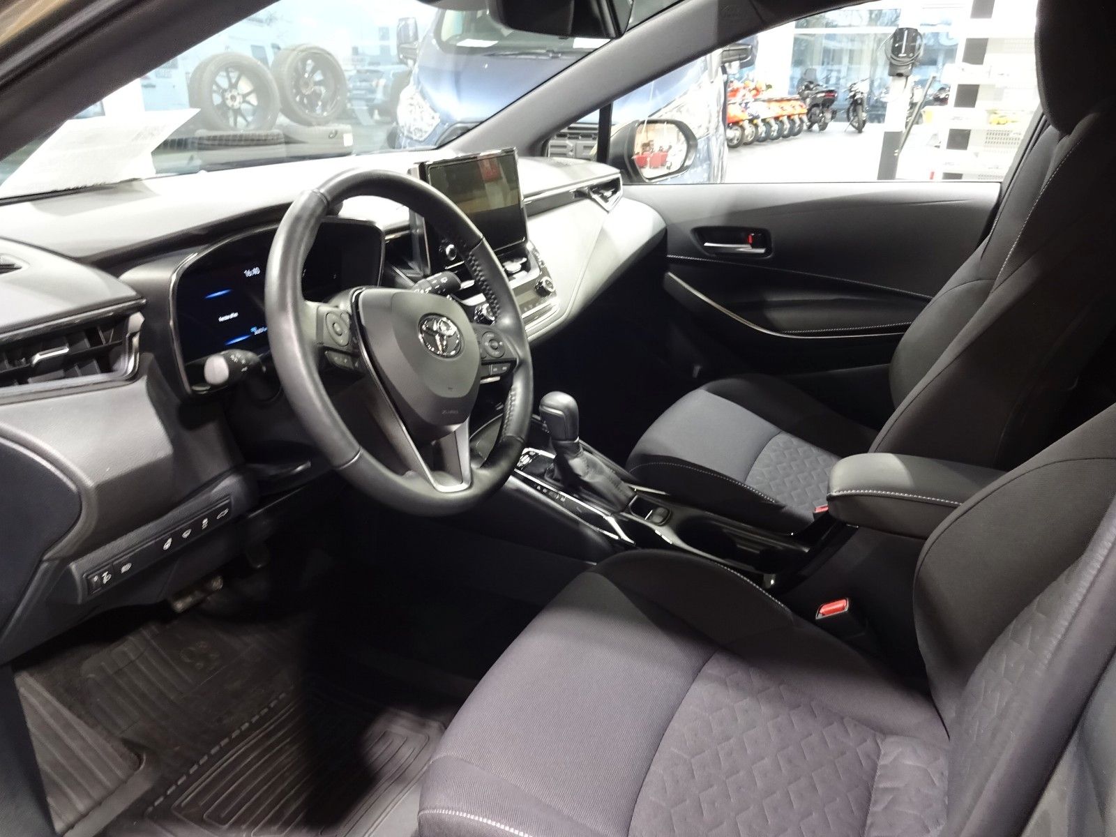 Toyota Corolla Touring Hybrid Active - Samsaru's Car Outlet