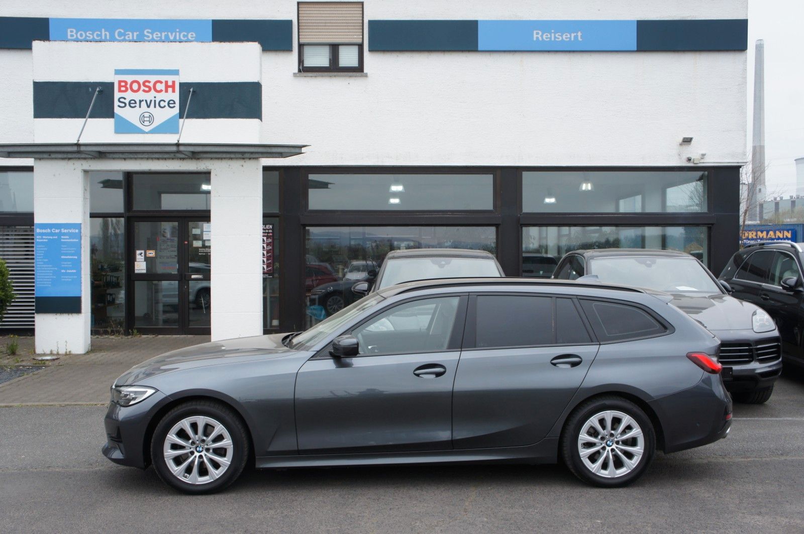 BMW 320d xDrive Advantage - Samsaru's Car Outlet