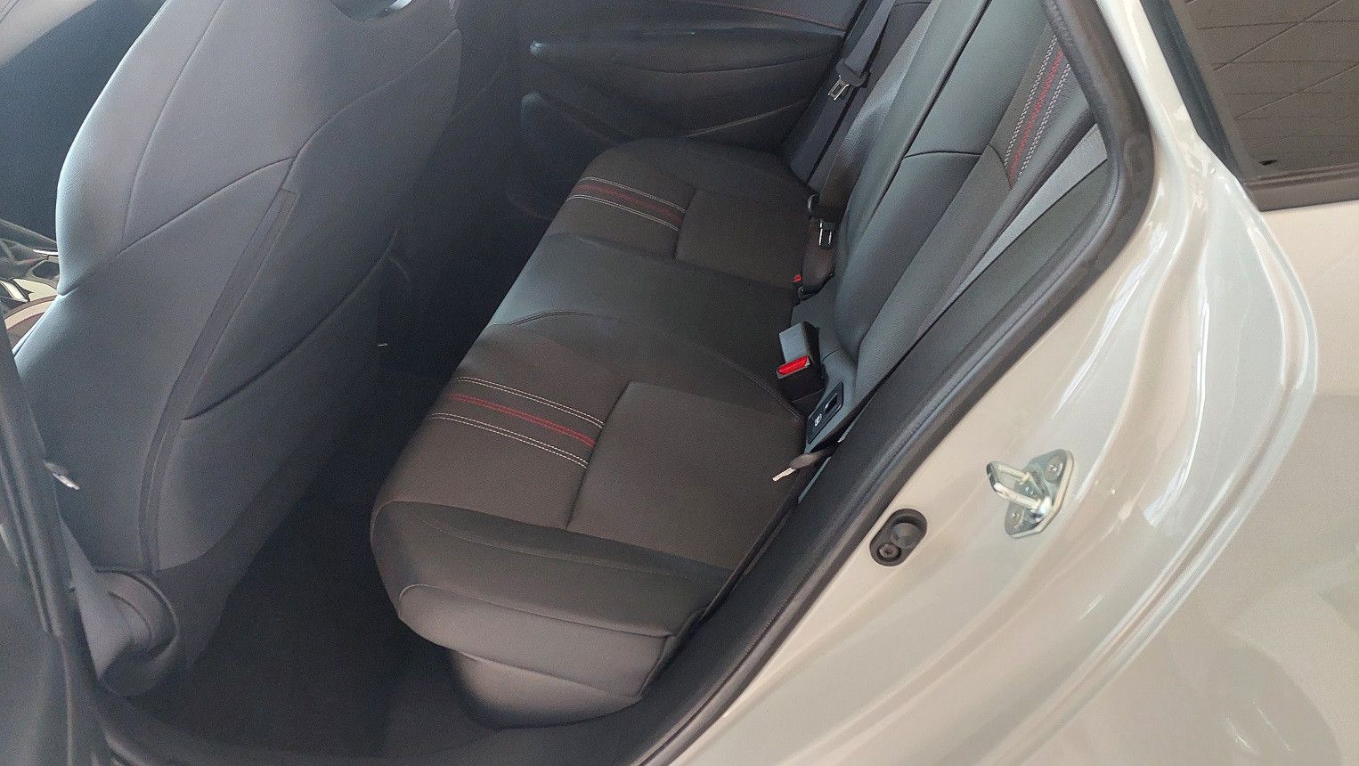 Toyota Corolla Touring Sports 2.0 Hybrid GR Sport - Samsaru's Car Outlet
