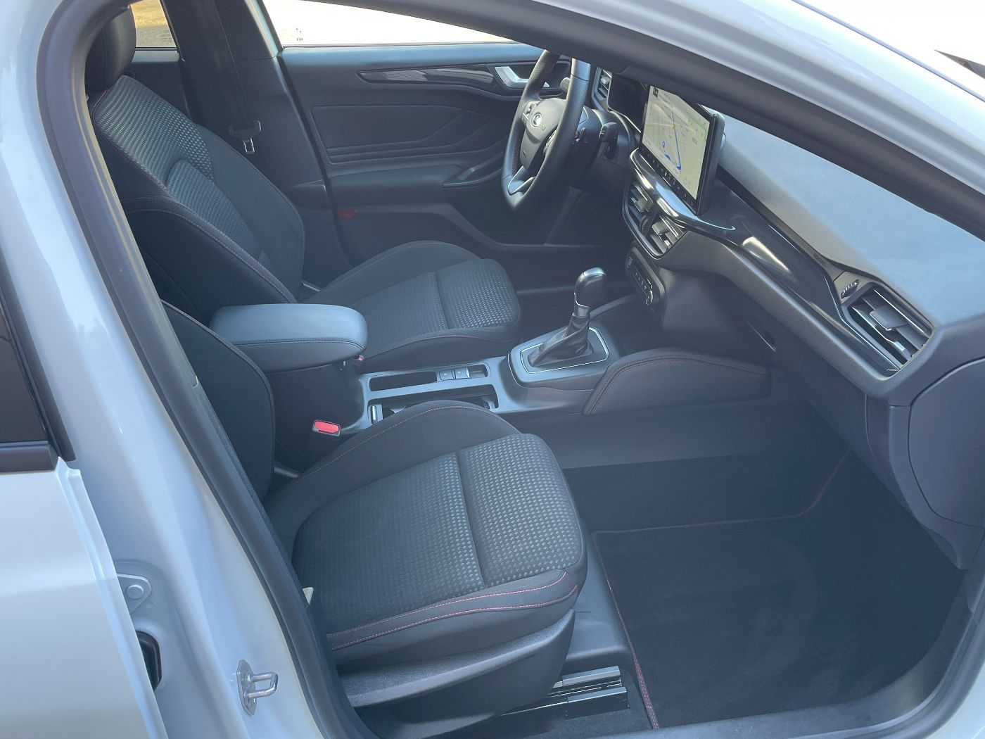 Ford Focus Turnier ST-Line X el. SHD Glas Navi Kamera