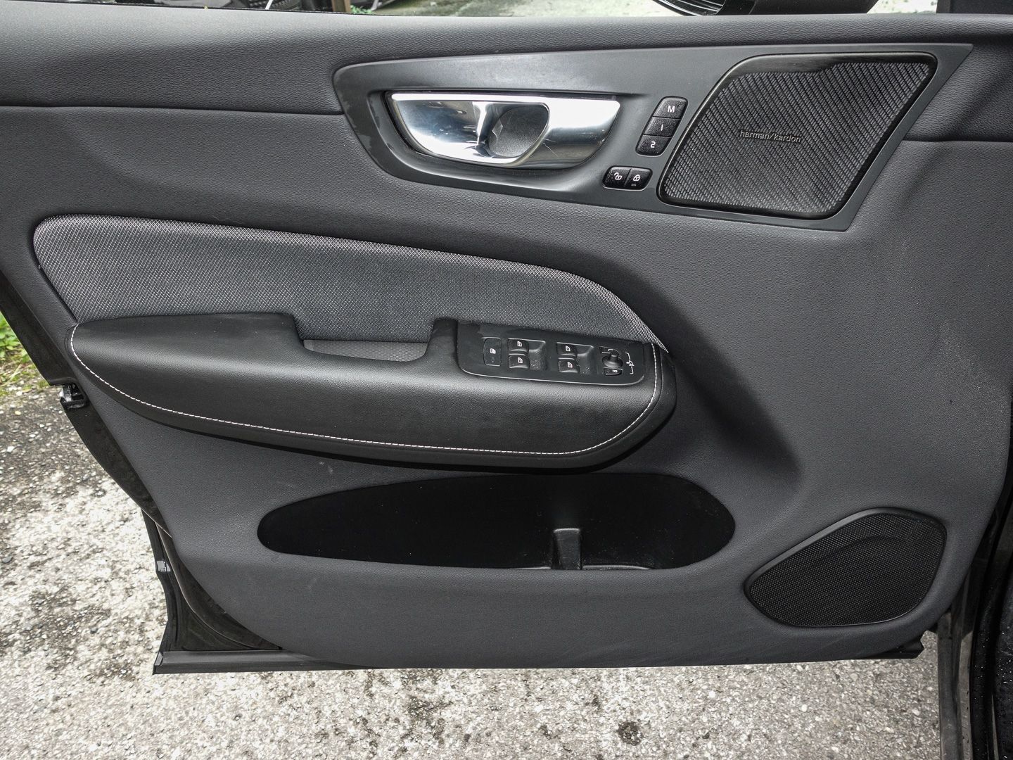 Volvo XC60 R Design Recharge Plug-In Hybrid AWD HUD St